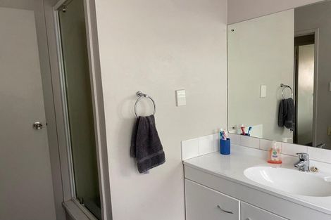 Photo of property in 4 Nassau Court, Half Moon Bay, Auckland, 2012