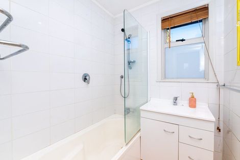 Photo of property in 2 Jarvis Place, Taradale, Napier, 4112