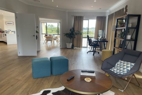 Photo of property in 70 Kittiwake Drive, Schnapper Rock, Auckland, 0632