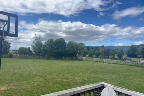 Photo of property in 275 Tararua Road, Levin, 5571