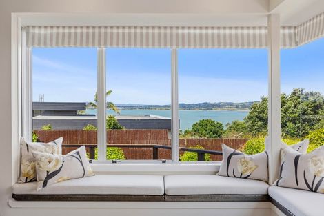 Photo of property in 3 Pounamu Place, Shelly Park, Auckland, 2014