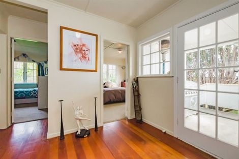 Photo of property in 1 Ruru Street, Waikanae, 5036