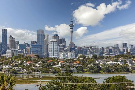 Photo of property in 2/15 Onepoto Road, Hauraki, Auckland, 0622