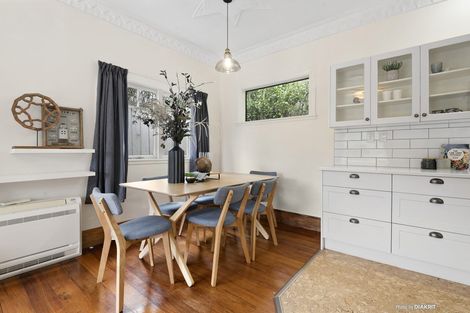 Photo of property in 54 Moana Road, Kelburn, Wellington, 6012