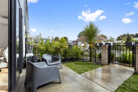 Photo of property in 10 Patariki Way, Beach Haven, Auckland, 0626