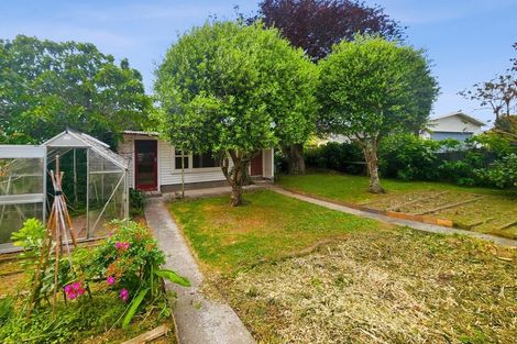 Photo of property in 35 Ropata Crescent, Boulcott, Lower Hutt, 5010