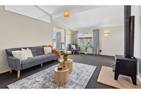 Photo of property in 16 Ascot Avenue, Te Kamo, Whangarei, 0112