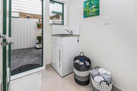 Photo of property in 1/23 Solana Court, Botany Downs, Auckland, 2010