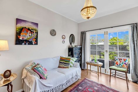 Photo of property in 99 Heretaunga Street, Palmerston North, 4414