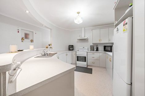 Photo of property in 7a Fantome Place, Whalers Gate, New Plymouth, 4310