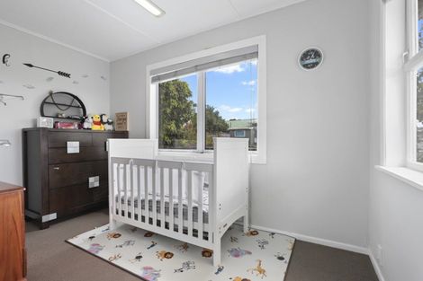 Photo of property in 21 Parrs Cross Road, Henderson, Auckland, 0612