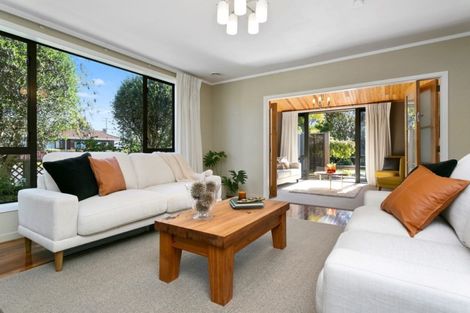 Photo of property in 15 Bowen Street, Cambridge, 3434