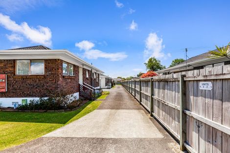 Photo of property in 2/33 Swanson Road, Henderson, Auckland, 0610
