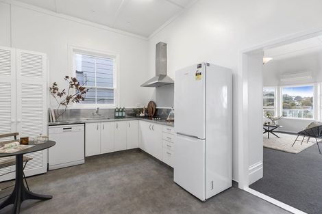 Photo of property in 12 Maarama Crescent, Aro Valley, Wellington, 6021