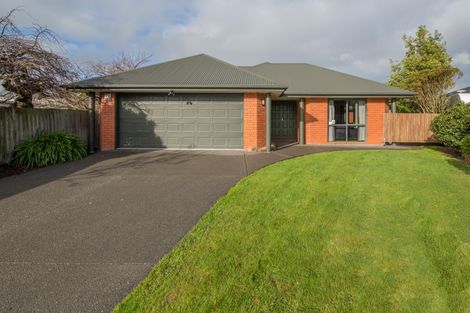 Photo of property in 3 Thicket Close, Redwood, Christchurch, 8051