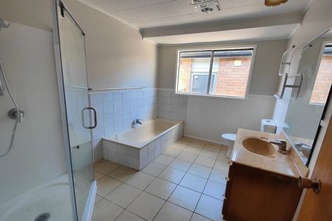 Photo of property in 31 Glennandrew Drive, Half Moon Bay, Auckland, 2012