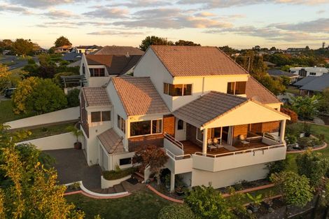 Photo of property in 21 Western Heights Drive, Western Heights, Hamilton, 3200