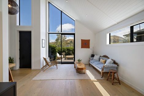 Photo of property in 9 Howden Drive, Jacks Point, 9371