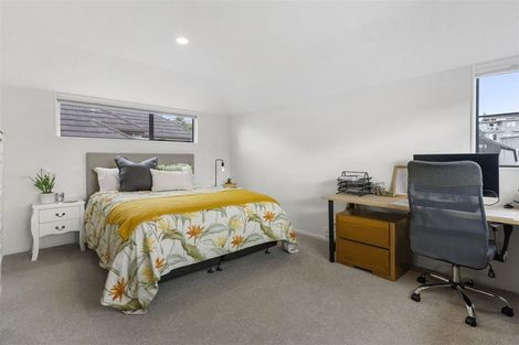 Photo of property in 31a Oakwood Grove, Eastern Beach, Auckland, 2012