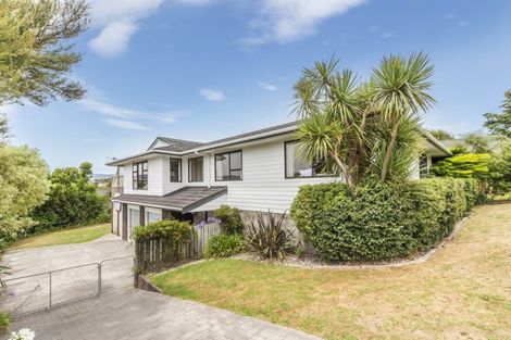 Photo of property in 33 Shackle Lane, Whitby, Porirua, 5024