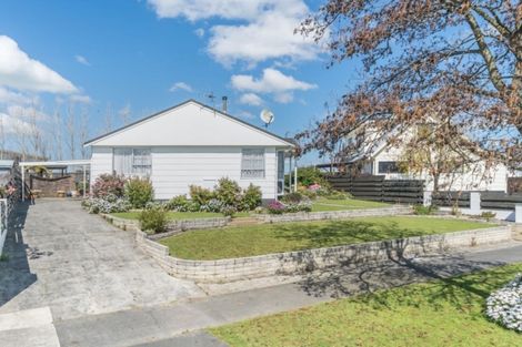 Photo of property in 66 Hillcrest Drive, Kelvin Grove, Palmerston North, 4414