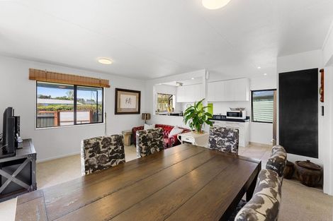 Photo of property in 88 Queens Road, Waikanae Beach, Waikanae, 5036