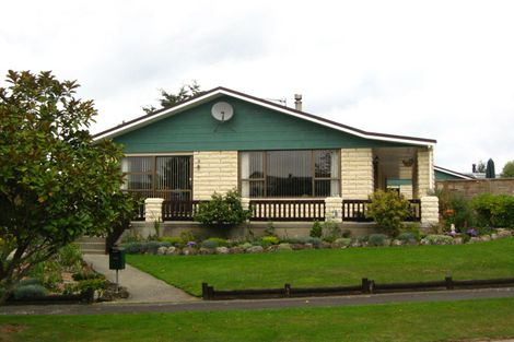 Photo of property in 70 Walton Park Avenue, Fairfield, Dunedin, 9018