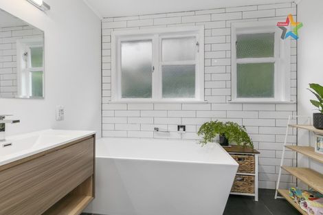 Photo of property in 109 Thomas Street, Stokes Valley, Lower Hutt, 5019