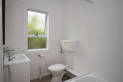 Photo of property in 2 Queen Street, Brighton, Dunedin, 9035