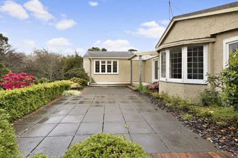 Photo of property in 10 Hillview Crescent, Paparangi, Wellington, 6037