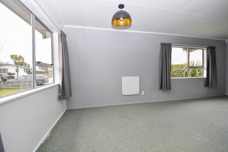 Photo of property in 12 Moore Crescent, Carterton, 5713