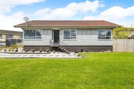 Photo of property in 8 Pesaro Place, Clover Park, Auckland, 2023