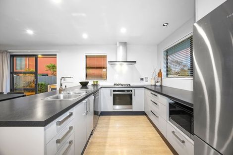 Photo of property in 45 Woodville Street, Edgeware, Christchurch, 8013