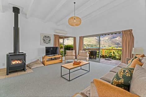 Photo of property in 50 Beacon Point Road, Wanaka, 9305