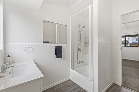 Photo of property in 141b Henderson Valley Road, Henderson, Auckland, 0612