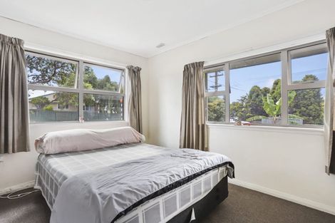 Photo of property in 31 Archibald Road, Kelston, Auckland, 0602