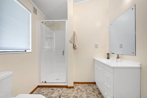 Photo of property in 16 Bushland Grove, Paparangi, Wellington, 6037