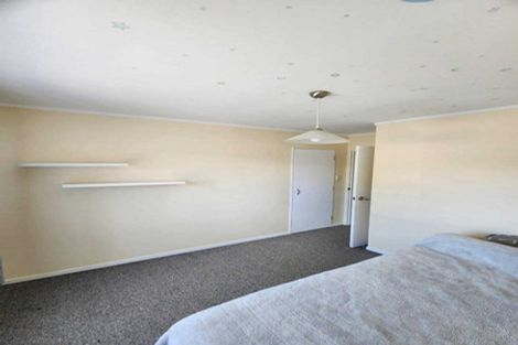 Photo of property in 3 Fenchurch Grove, Stokes Valley, Lower Hutt, 5019