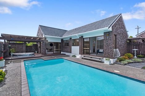 Photo of property in 1 Bolton Street, Blockhouse Bay, Auckland, 0600