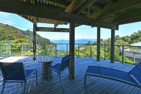 Photo of property in 52 Waitohu Road, York Bay, Lower Hutt, 5013