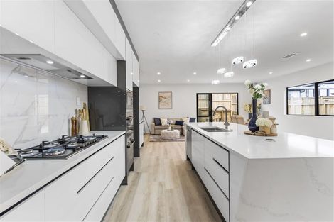 Photo of property in 48 Elevation Street, Flat Bush, Auckland, 2019