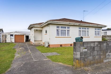 Photo of property in 225 South Road, Hawera, 4610