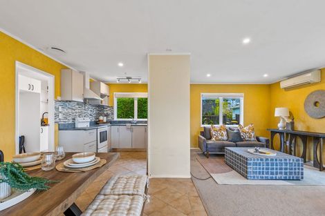 Photo of property in 1/32 Neil Avenue, Te Atatu Peninsula, Auckland, 0610