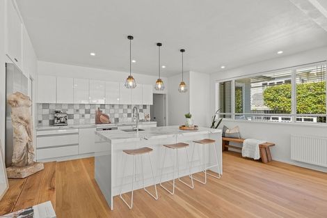 Photo of property in 107 Fulford Street, New Plymouth, 4310