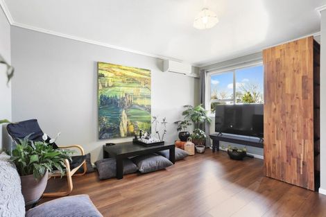 Photo of property in 2/1 Sturges Road, Henderson, Auckland, 0610