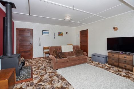 Photo of property in 4 Johnson Street, Bulls, 4818