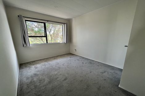 Photo of property in 31 Sunhaven Drive, Newlands, Wellington, 6037