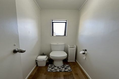 Photo of property in 1/95 Hobsonville Road, West Harbour, Auckland, 0618