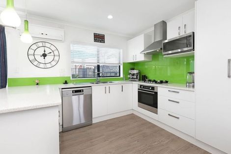 Photo of property in 10 Lamia Grove, Papamoa Beach, Papamoa, 3118