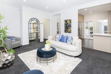 Photo of property in 72 Mellons Bay Road, Mellons Bay, Auckland, 2014